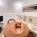 стефани Appartement *